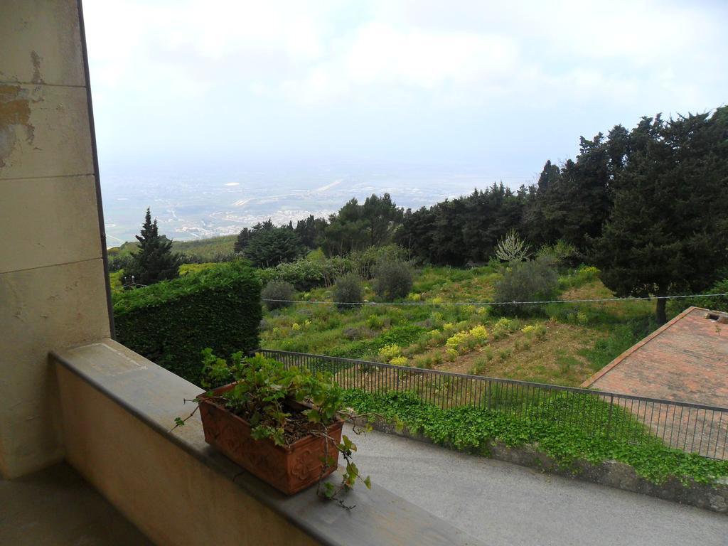 Eremo Hotel Casa Del Sorriso Erice Kültér fotó