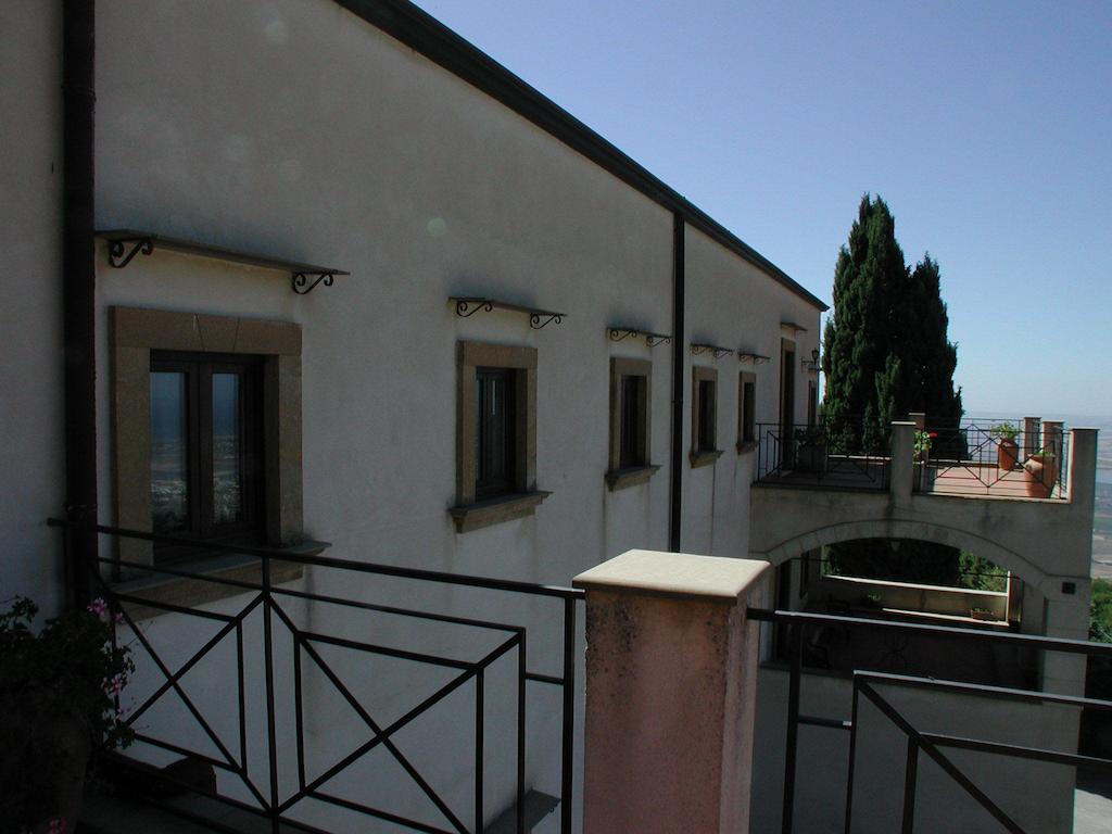 Eremo Hotel Casa Del Sorriso Erice Kültér fotó